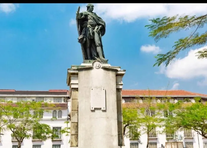 Pristine 1 2* Manila